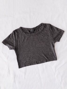 topshop grey ribbed crop tee